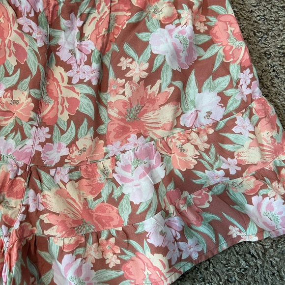 SO Floral Ruffle Shorts - Picture 7 of 8